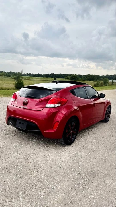2017 Hyundai Veloster - Image 19 of 20