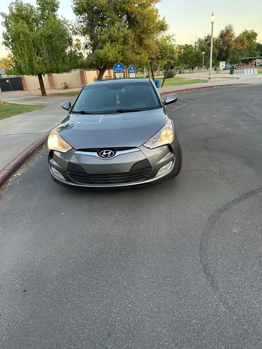 2017 Hyundai Veloster - Image 4 of 12