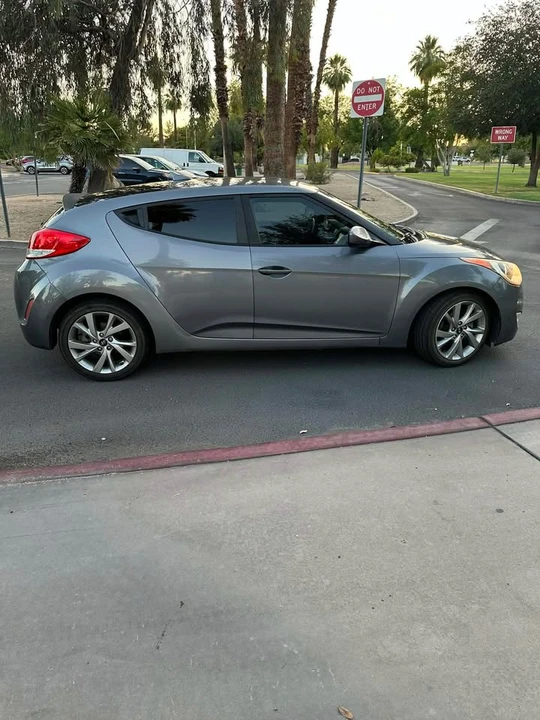 2017 Hyundai Veloster - Image 6 of 12