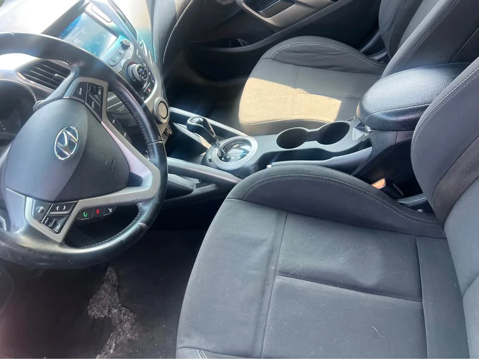 2017 Hyundai Veloster - Image 8 of 13