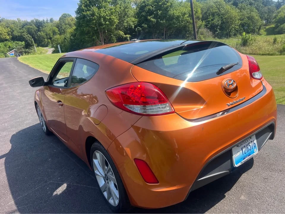 2017 Hyundai Veloster - Image 4 of 13