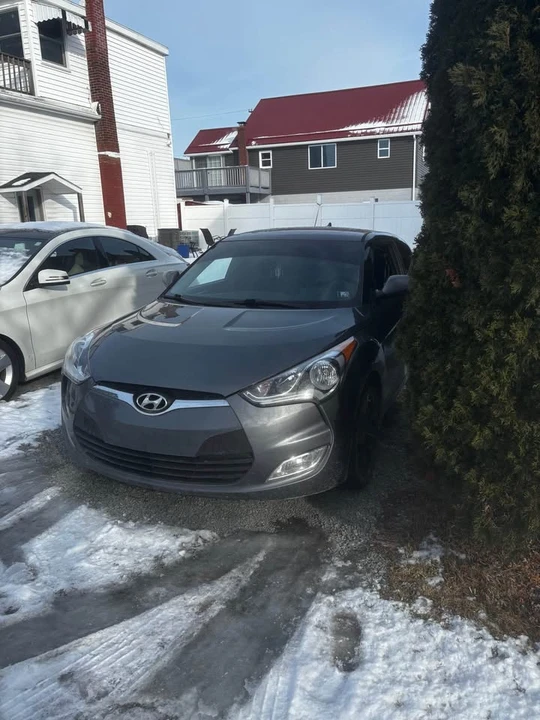 2017 Hyundai Veloster - Image 2 of 13