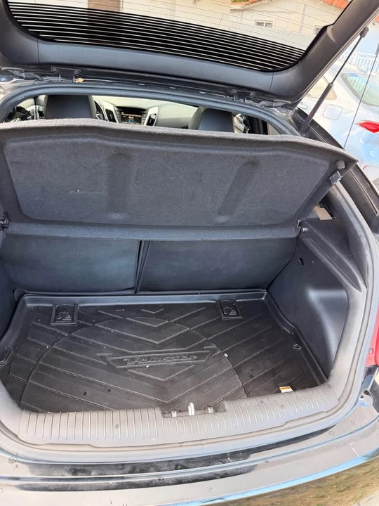 2017 Hyundai Veloster - Image 12 of 15