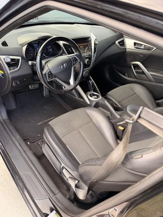 2017 Hyundai Veloster - Image 8 of 15