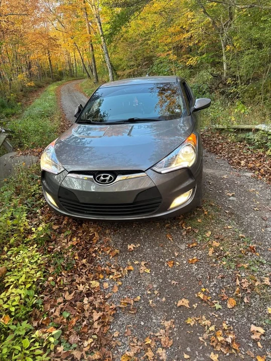 2017 Hyundai Veloster - Image 10 of 13