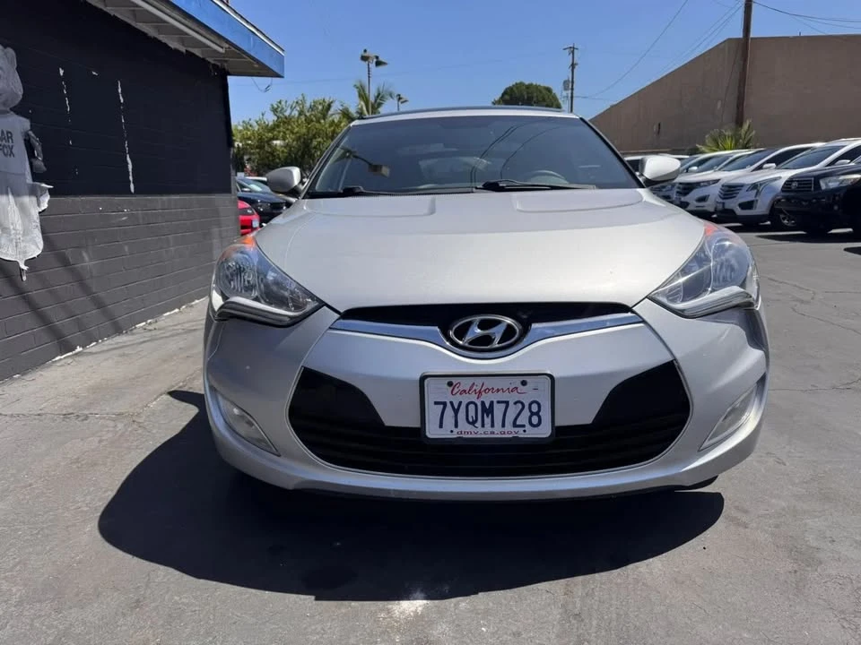 2017 Hyundai Veloster - Image 2 of 19