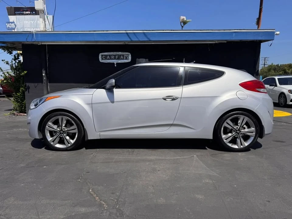 2017 Hyundai Veloster - Image 4 of 19