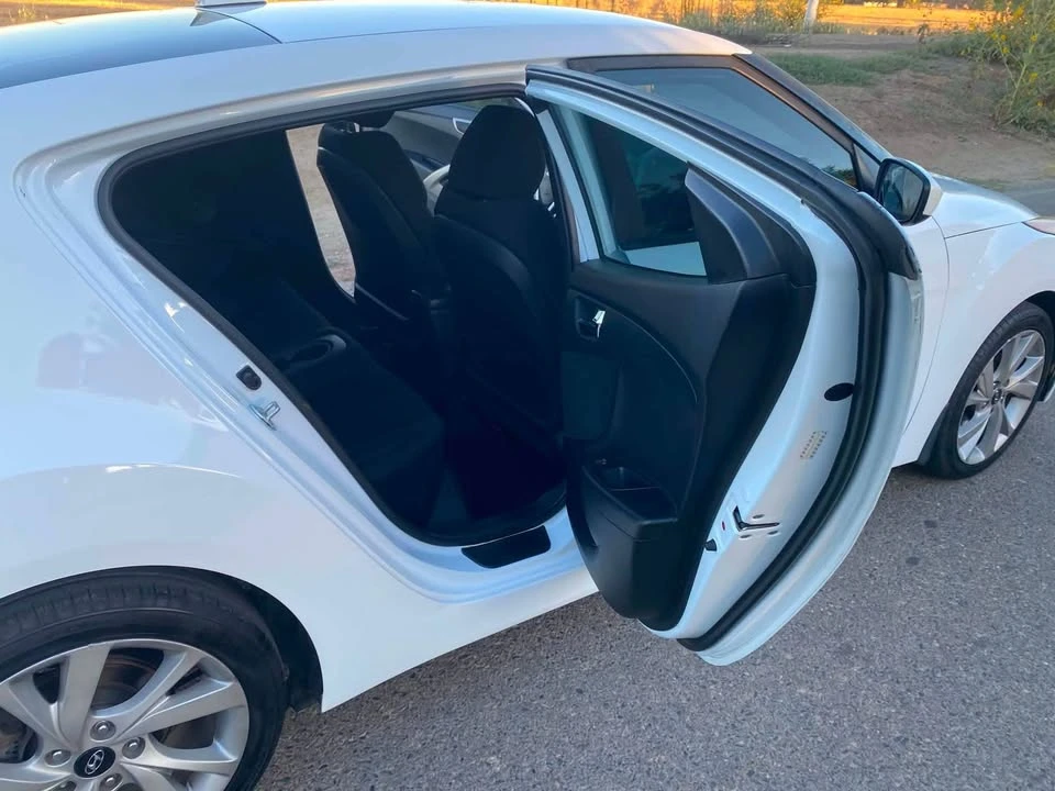 2017 Hyundai Veloster - Image 5 of 11