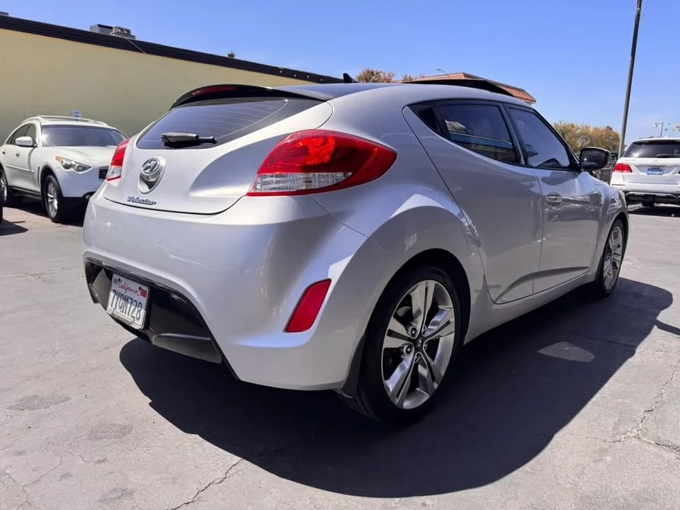 2017 Hyundai Veloster - Image 7 of 19