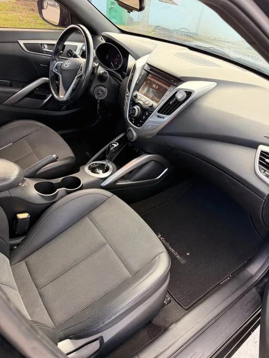 2017 Hyundai Veloster - Image 9 of 15