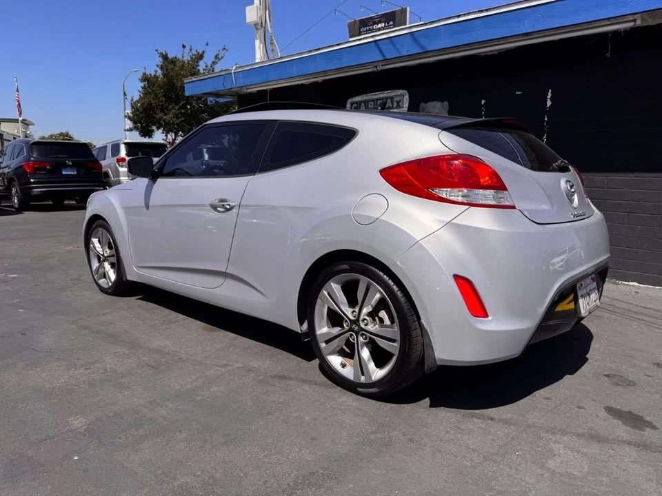 2017 Hyundai Veloster - Image 5 of 19