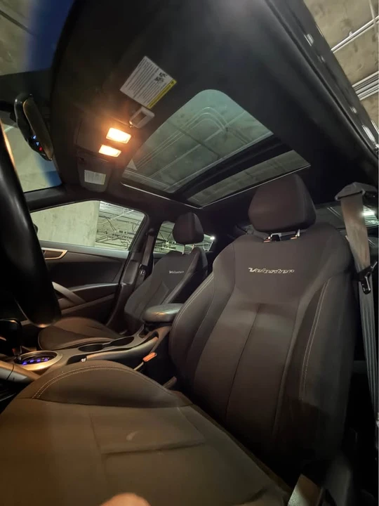 2017 Hyundai Veloster - Image 11 of 18