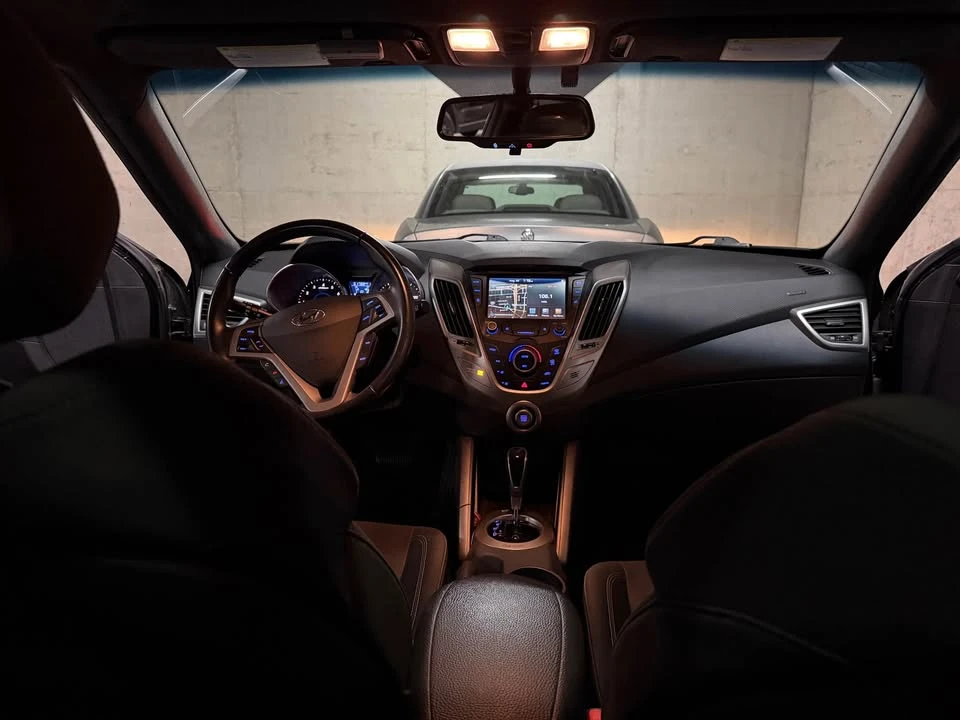 2017 Hyundai Veloster - Image 10 of 18