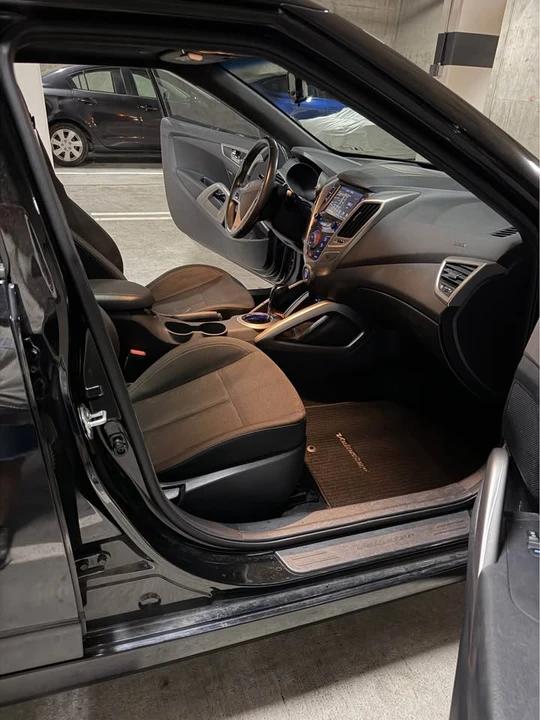 2017 Hyundai Veloster - Image 12 of 18