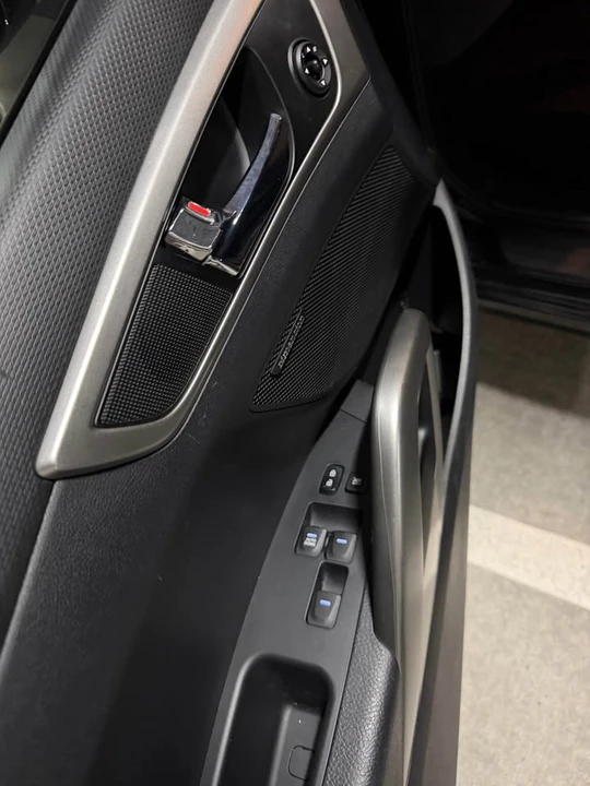2017 Hyundai Veloster - Image 18 of 18