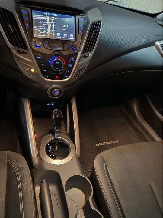 2017 Hyundai Veloster - Image 13 of 18