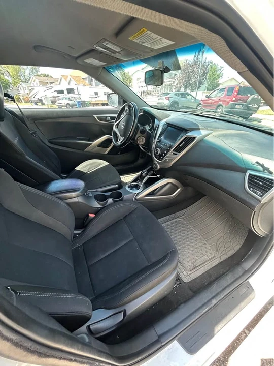 2017 Hyundai Veloster - Image 7 of 12