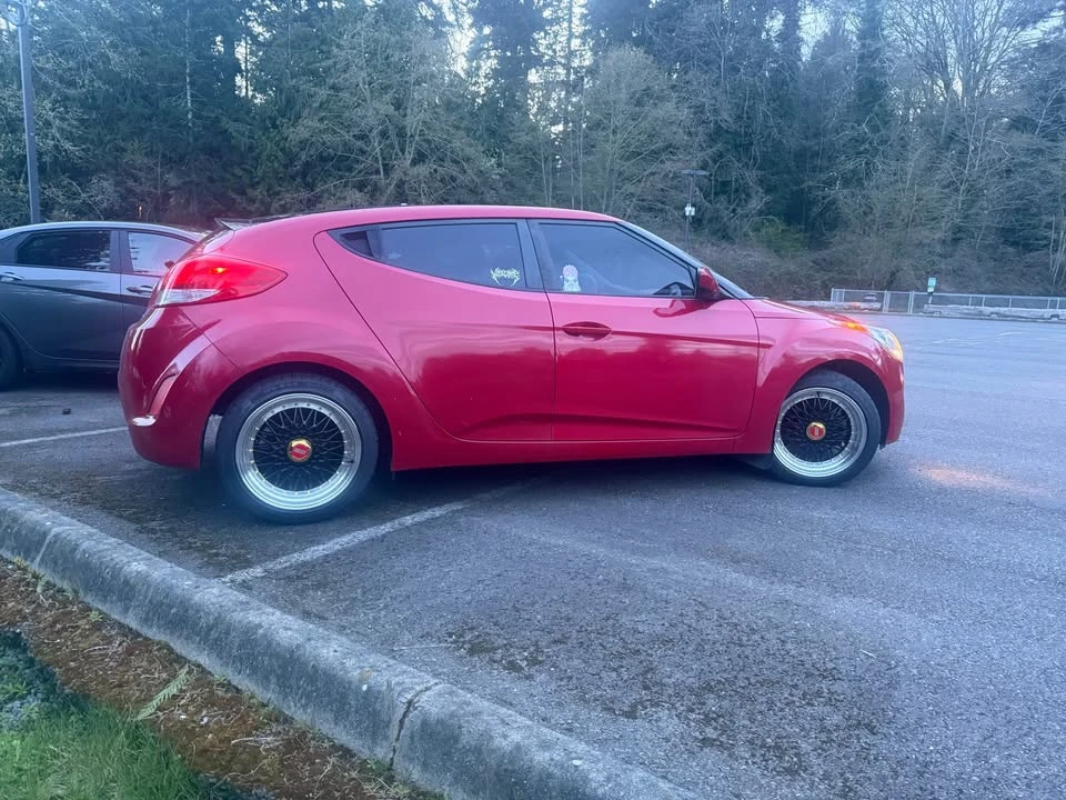 2017 Hyundai Veloster - Image 9 of 11