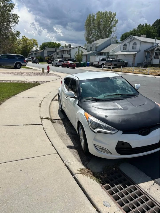 2017 Hyundai Veloster - Image 9 of 12