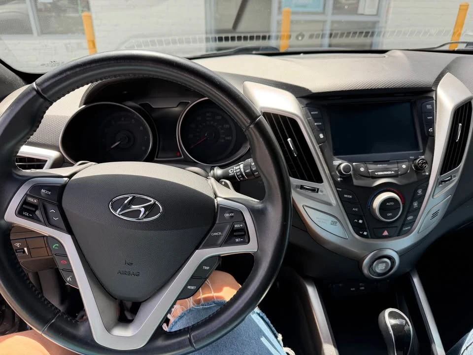 2017 Hyundai Veloster - Image 7 of 18