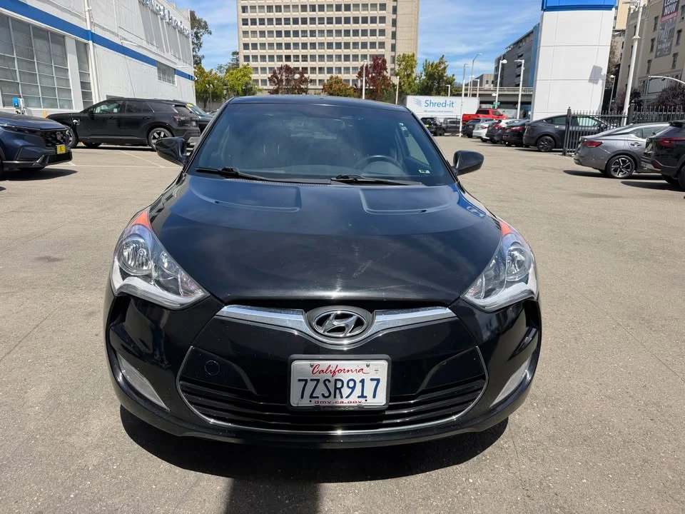 2017 Hyundai Veloster - Image 2 of 18