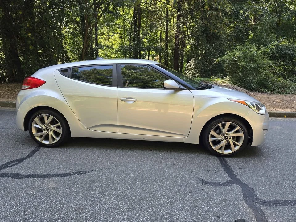 2017 Hyundai Veloster - Image 5 of 18