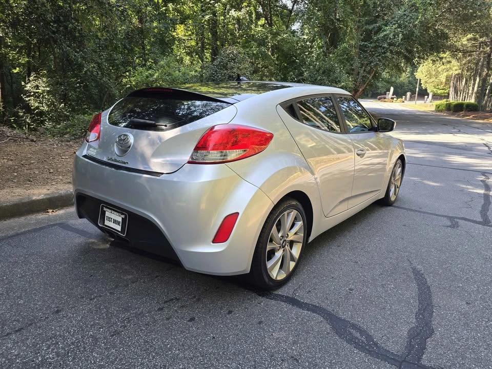 2017 Hyundai Veloster - Image 6 of 18