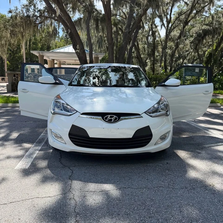 2017 Hyundai Veloster - Image 11 of 20