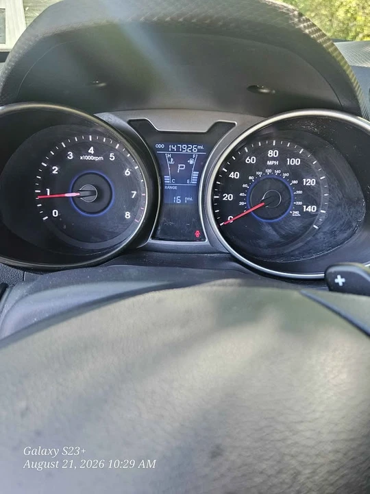 2017 Hyundai Veloster - Image 6 of 10