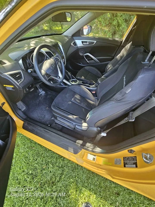 2017 Hyundai Veloster - Image 5 of 10