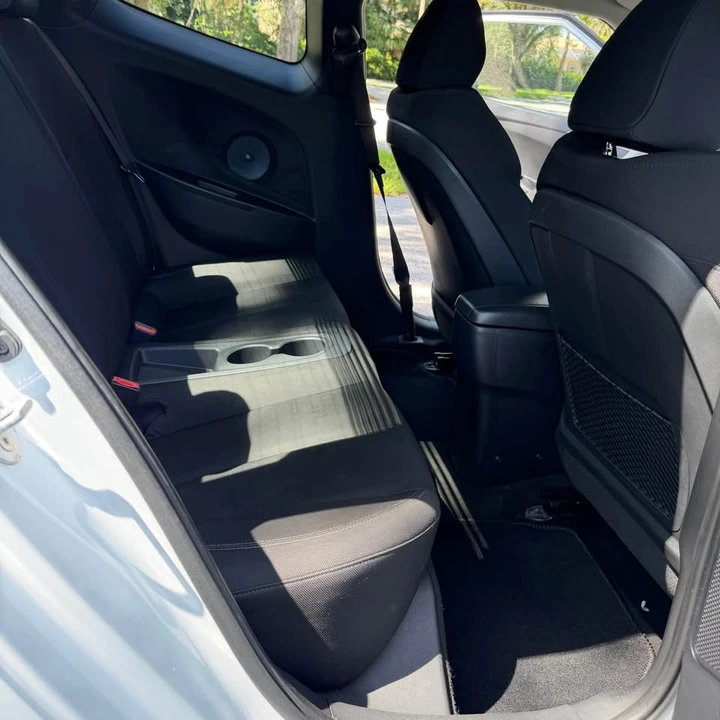 2017 Hyundai Veloster - Image 17 of 20