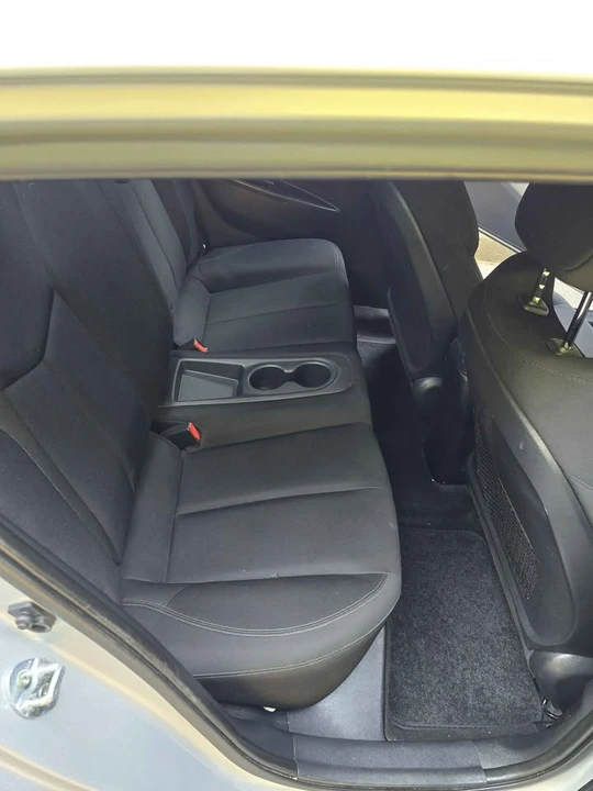 2017 Hyundai Veloster - Image 11 of 18