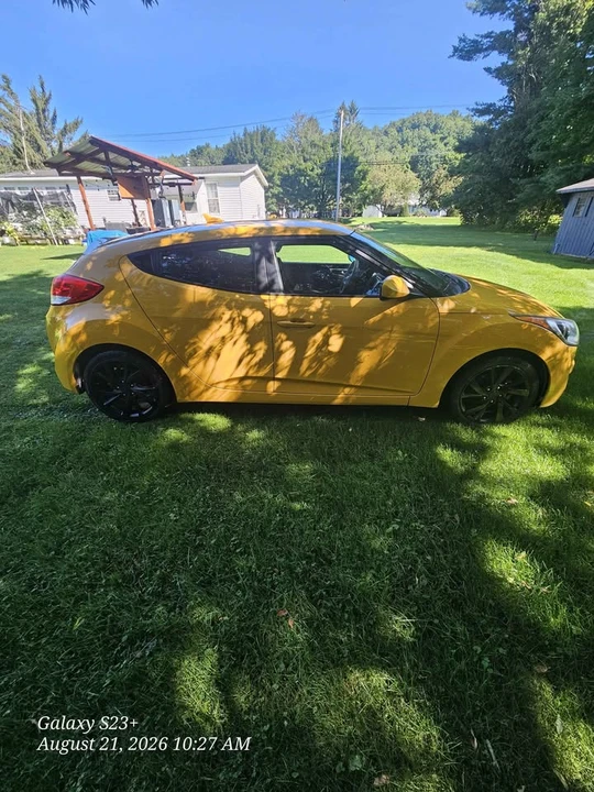2017 Hyundai Veloster - Image 2 of 10