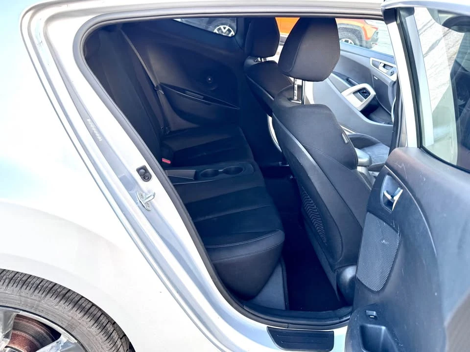 2017 Hyundai Veloster - Image 12 of 15