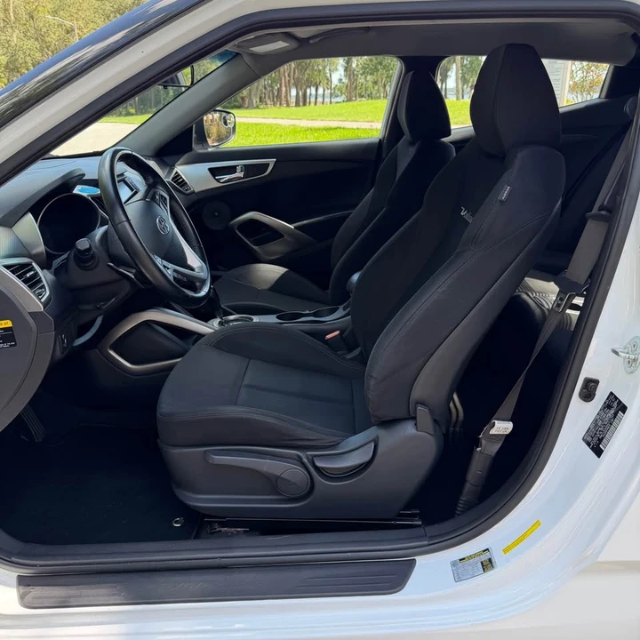 2017 Hyundai Veloster - Image 15 of 20