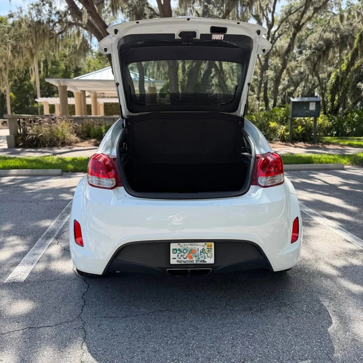 2017 Hyundai Veloster - Image 10 of 20