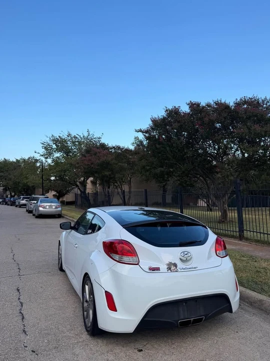 2017 Hyundai Veloster - Image 4 of 12