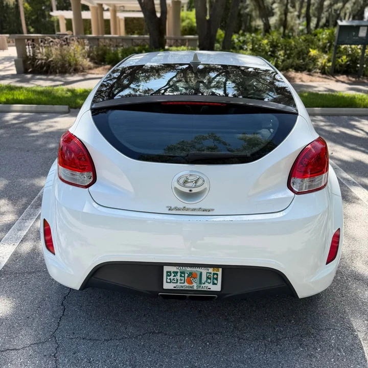 2017 Hyundai Veloster - Image 9 of 20