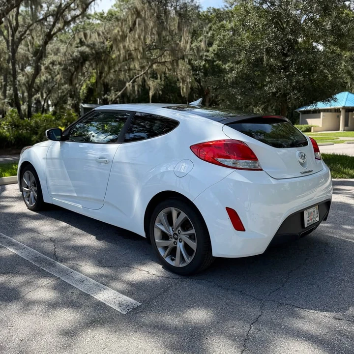 2017 Hyundai Veloster - Image 7 of 20
