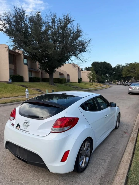 2017 Hyundai Veloster - Image 6 of 12