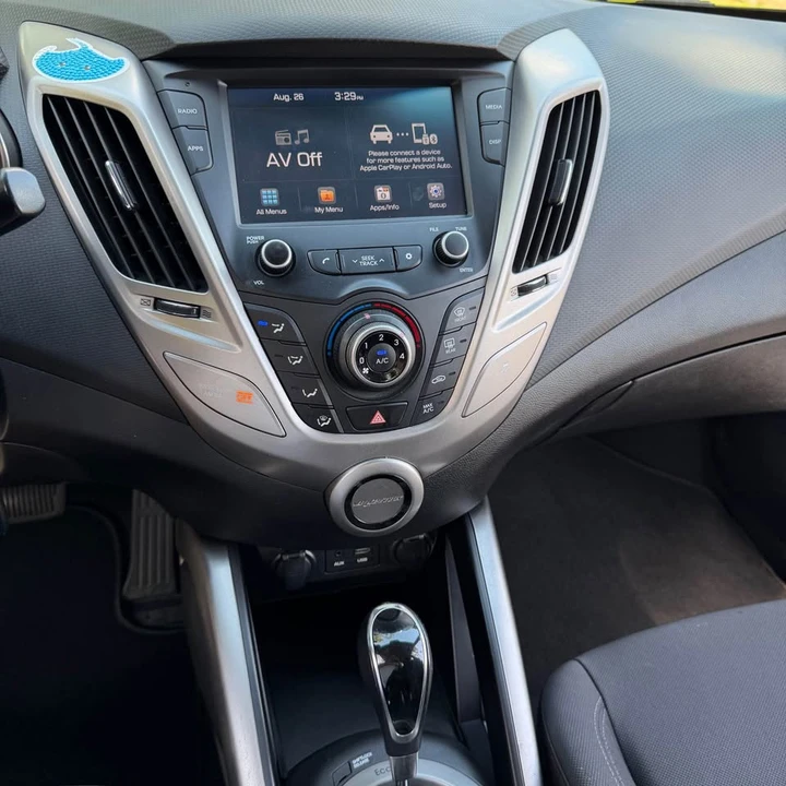 2017 Hyundai Veloster - Image 13 of 20