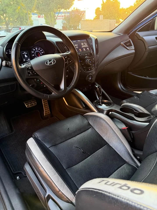 2017 Hyundai Veloster - Image 18 of 20