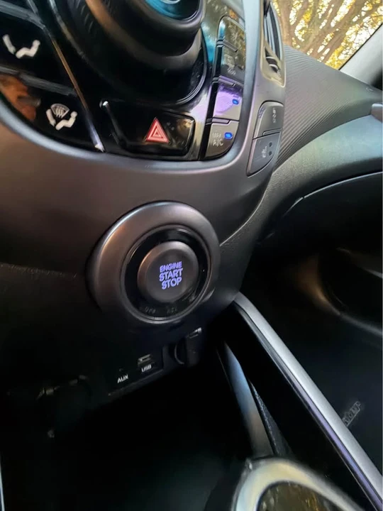 2017 Hyundai Veloster - Image 16 of 20