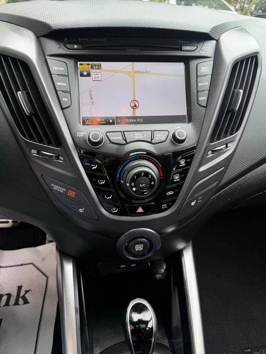 2017 Hyundai Veloster - Image 13 of 18
