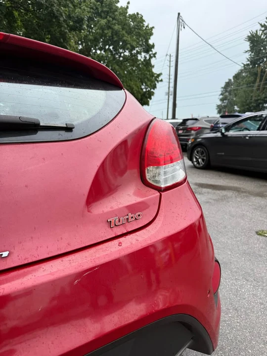 2017 Hyundai Veloster - Image 6 of 18