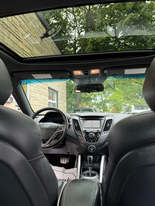 2017 Hyundai Veloster - Image 11 of 18