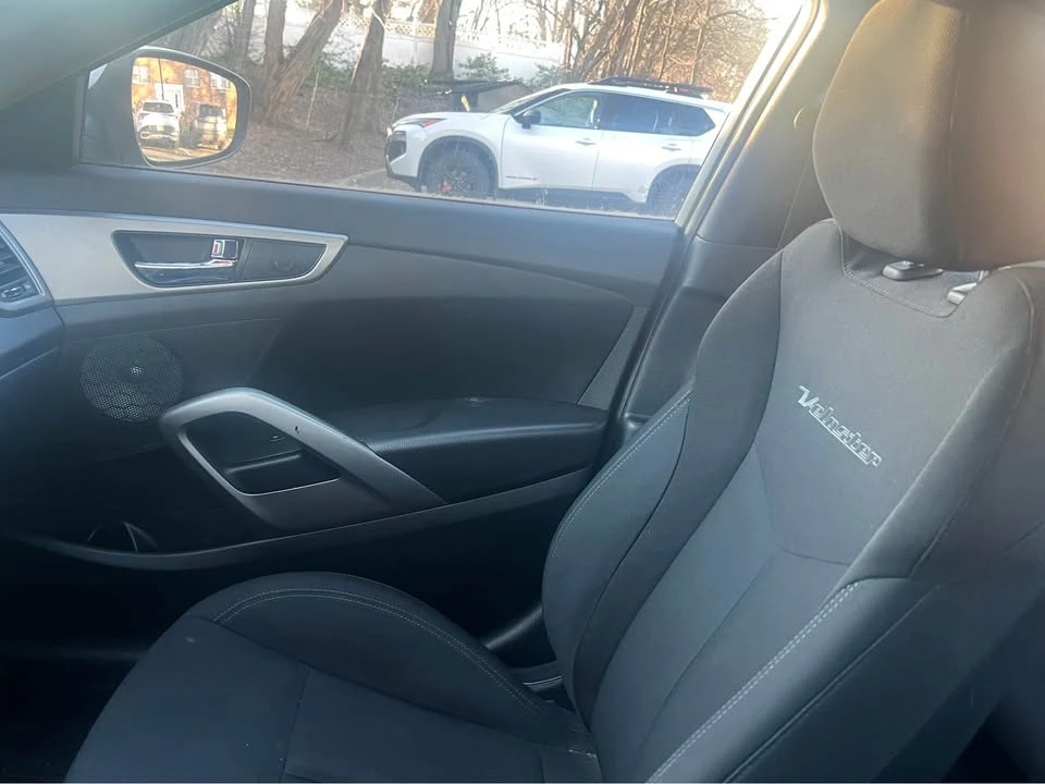 2017 Hyundai Veloster - Image 5 of 6