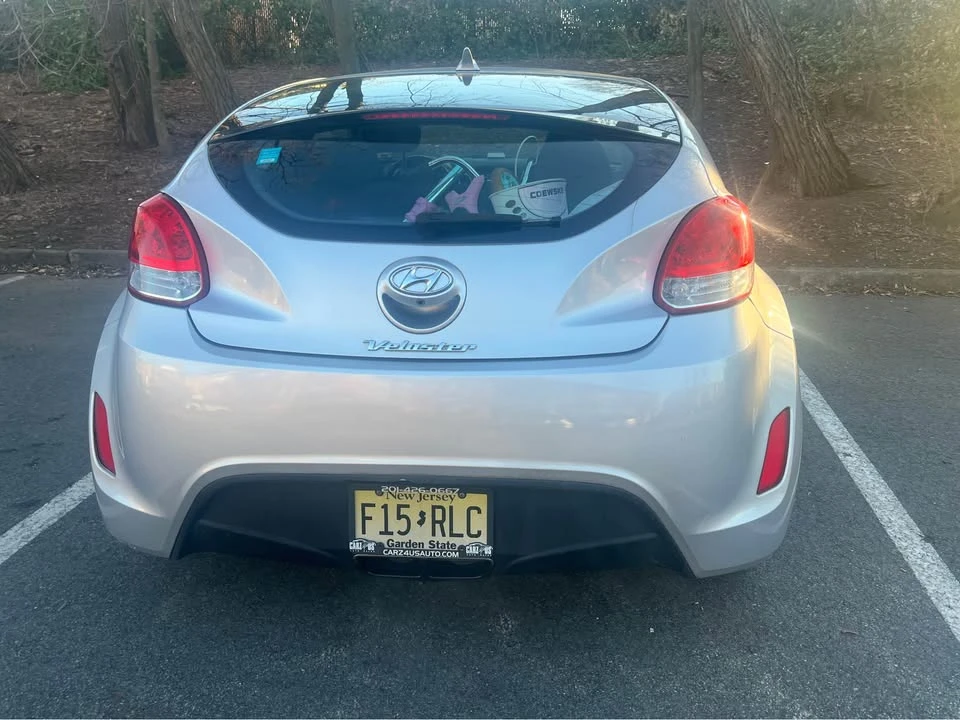 2017 Hyundai Veloster - Image 2 of 6