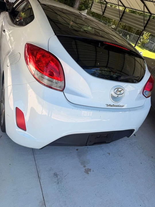2017 Hyundai Veloster - Image 6 of 9