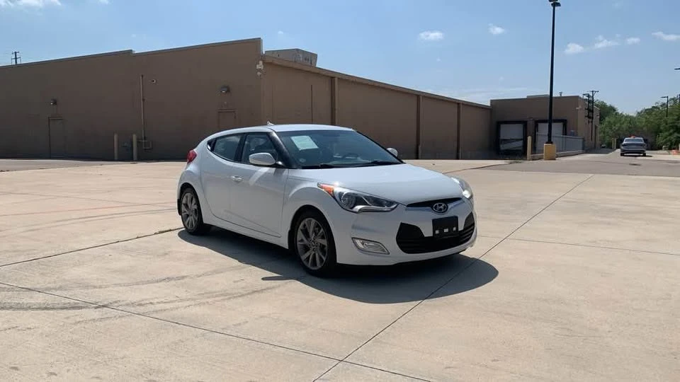 2017 Hyundai Veloster - Image 2 of 8